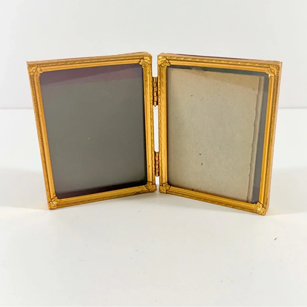 Vtg Victorian Etched Ornate Brass Bi-Fold MCM Photo Picture Frame Velvet Backing